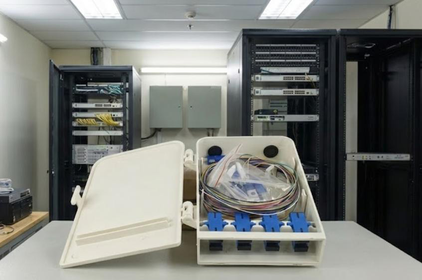 Hình Ảnh Thực Tế Hộp ODF 4FO Ngoài Trời