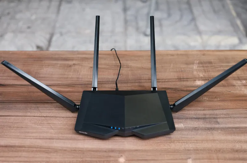 để râu wifi nghiêng