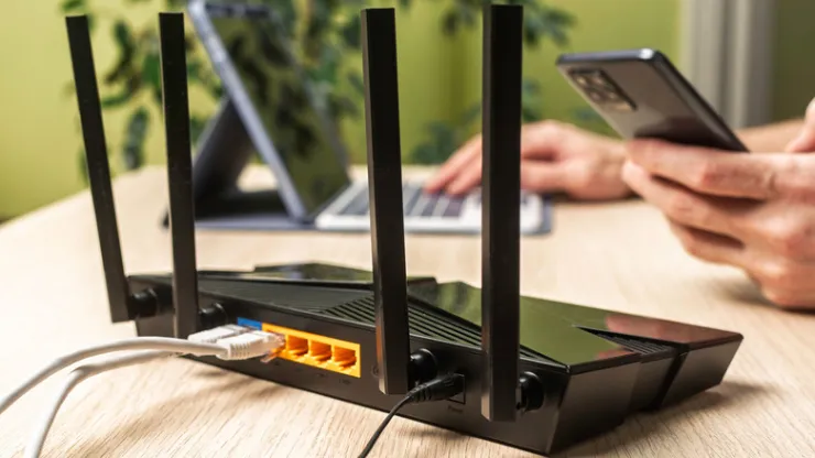 để râu wifi thẳng đứng